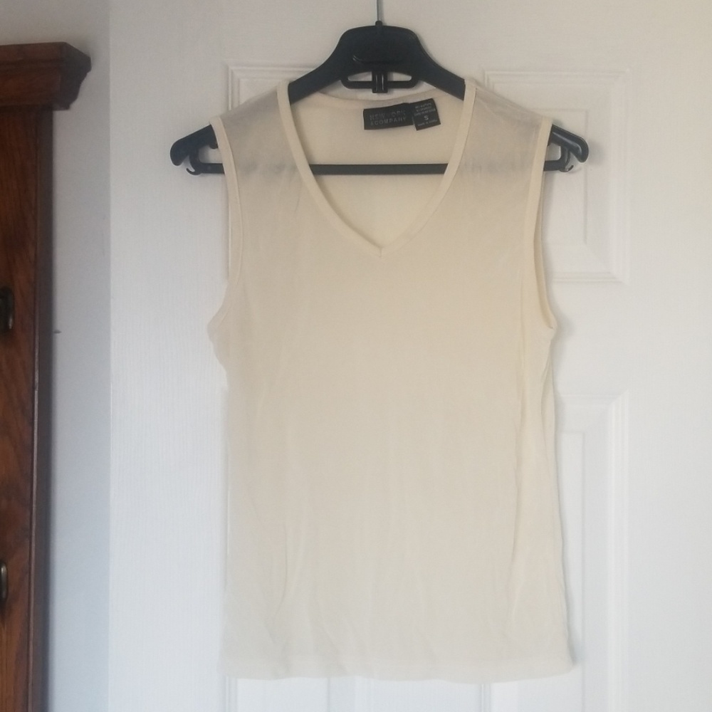 🔥 2/$15 New York & Company Sheer Top